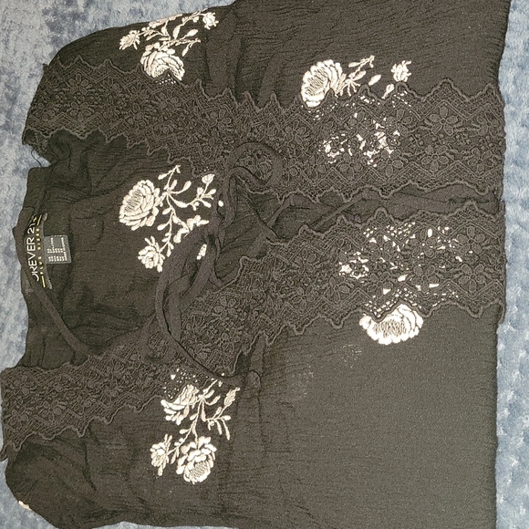 NWOT FOREVER 21 BLOUSE - Picture 16 of 17